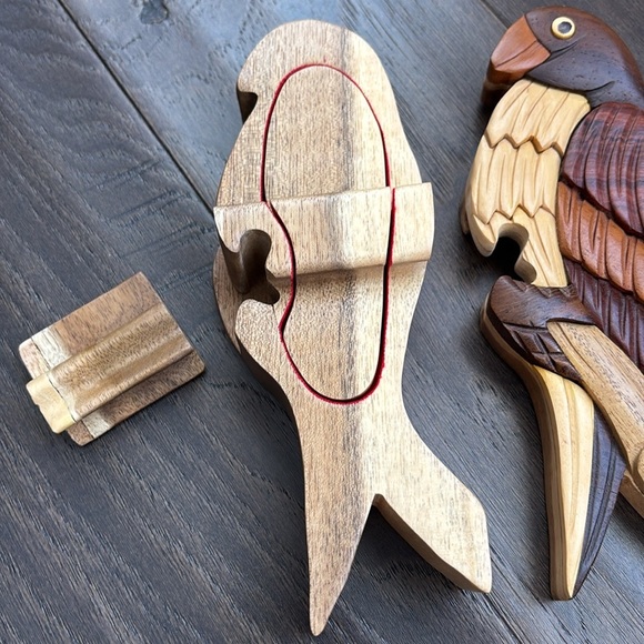 Handmade multi wood carved parrot puzzle box,secret velvet lined compartment - Picture 7 of 10